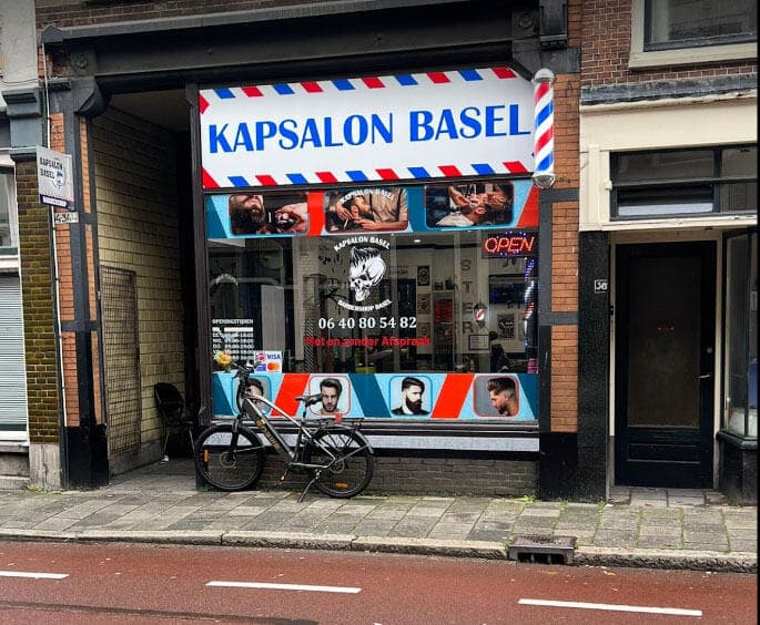 De pui van Kapsalon Basel aan het Noordeinde in Leiden